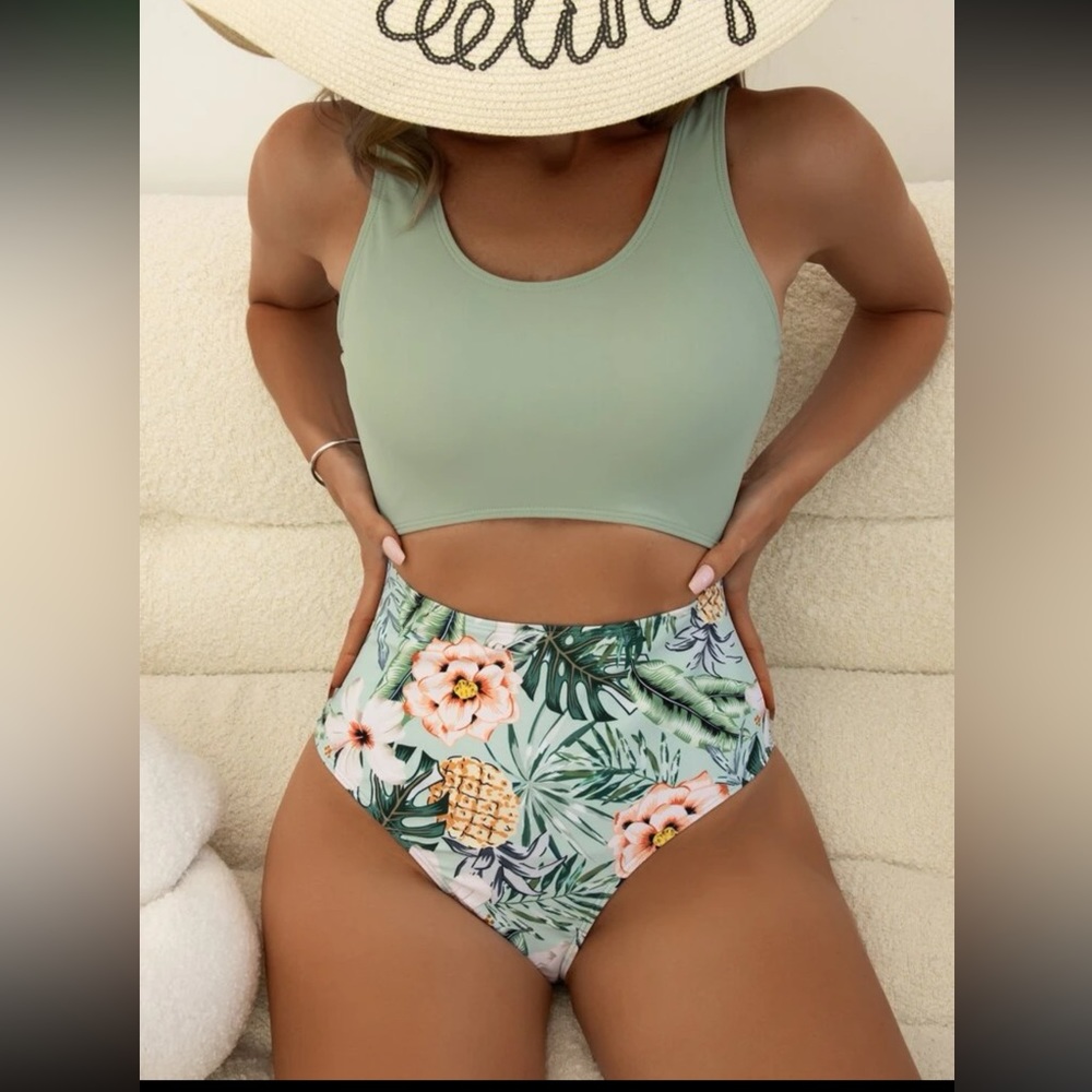 One piece swimwear